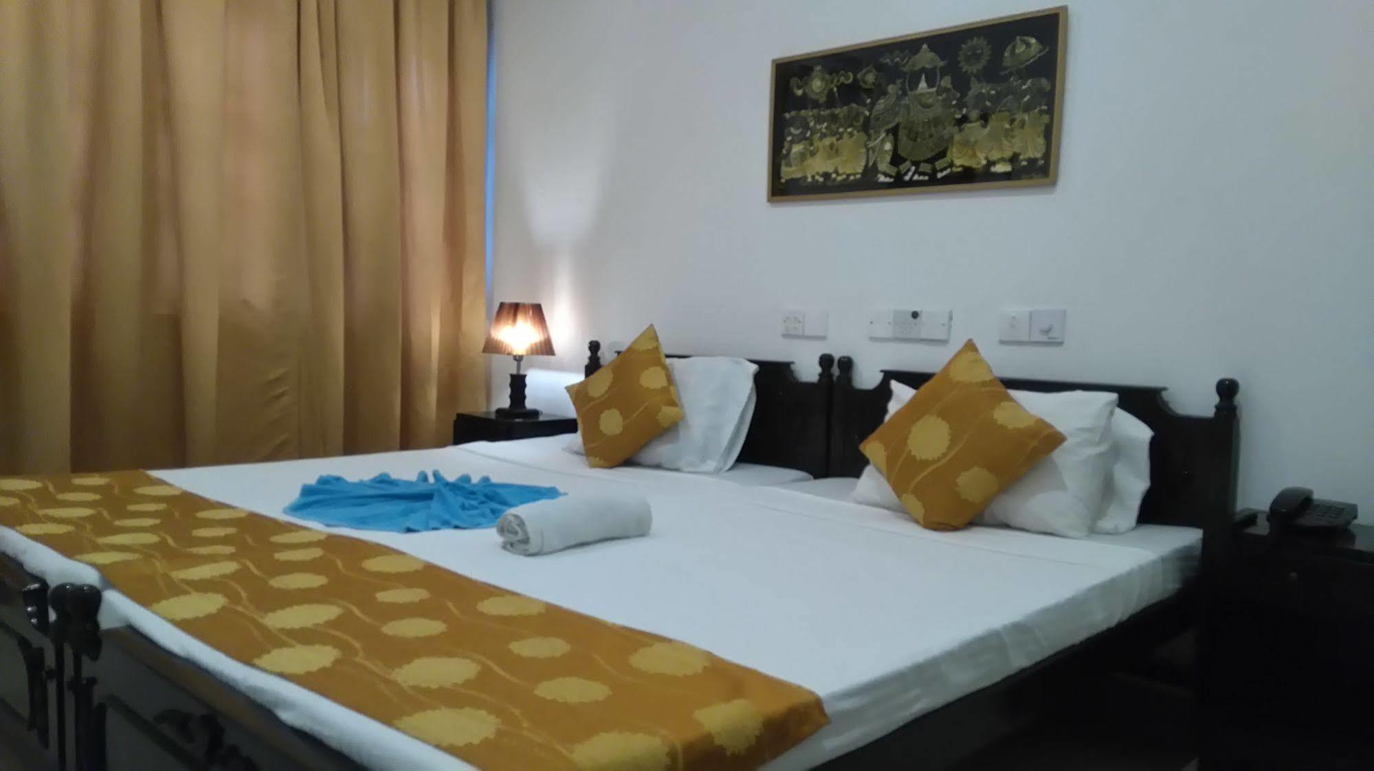 Beverly Hills Hotel Dehiwala-Mount Lavinia Εξωτερικό φωτογραφία